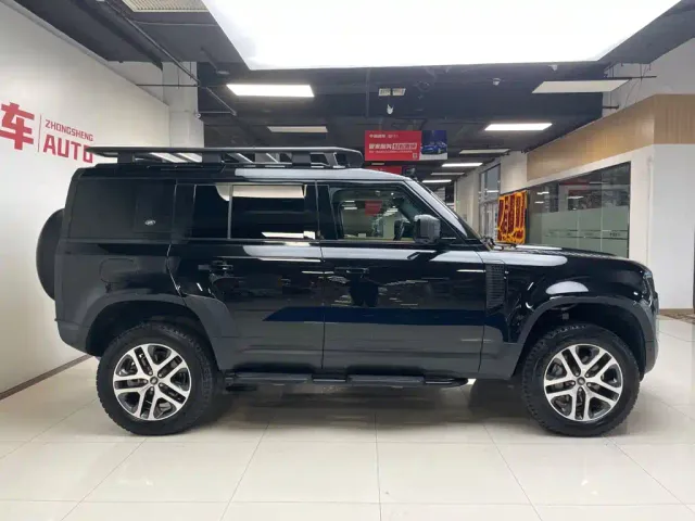Land Rover Defender — Фото автомобиля 3