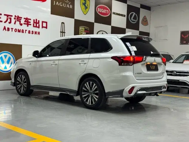 Mitsubishi Outlander — Фото автомобиля 4