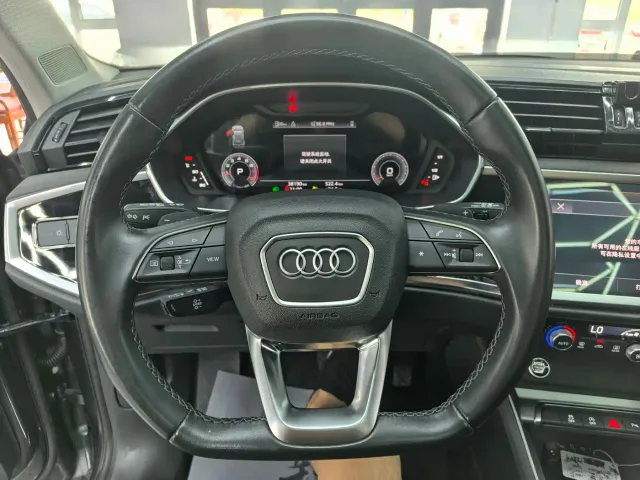 Audi Q3 — Фото автомобиля 16