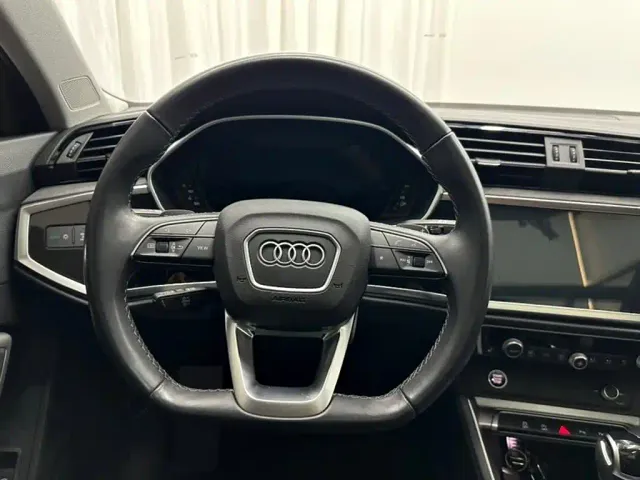 Audi Q3 — Фото автомобиля 11