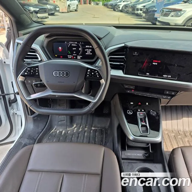 Audi Q4 e-tron F4 — Фото автомобиля 11
