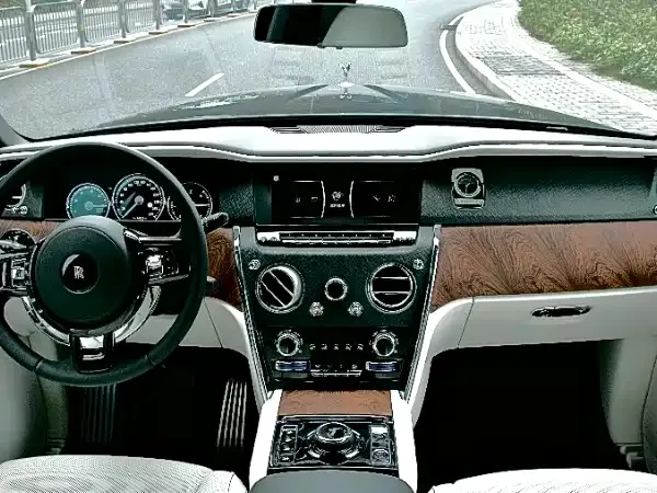 Rolls-Royce Cullinan — Фото автомобиля 7