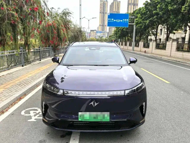 Dongfeng eπ 008 — Фото автомобиля 2