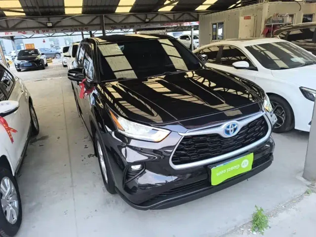 Toyota Highlander — Фото автомобиля 3