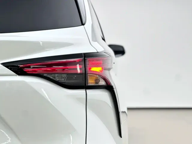 Toyota Sienna — Фото автомобиля 15