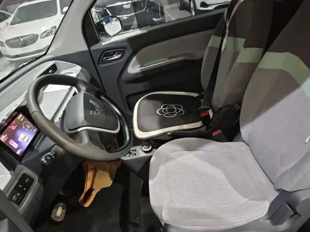 Wuling Hongguang Mini EV — Фото автомобиля 14