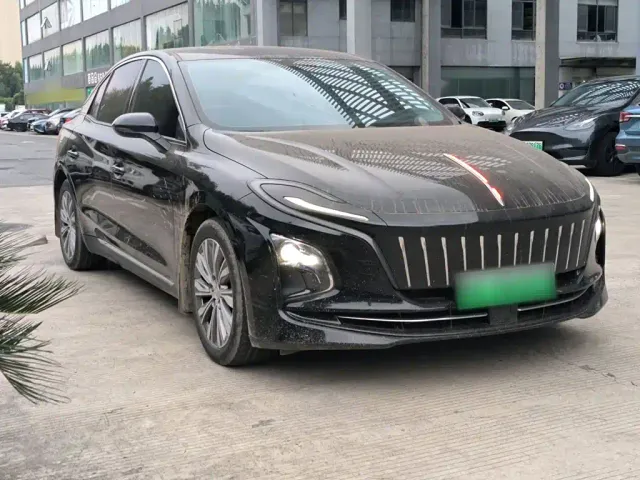 Hongqi E-QM5 — Фото автомобиля 23