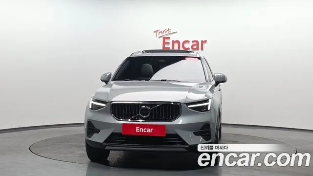 Вольво XC40 B4 Ultra Bright — Фото автомобиля 3