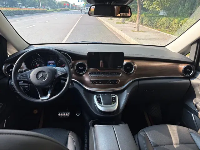 Mercedes-Benz V-Class — Фото автомобиля 10