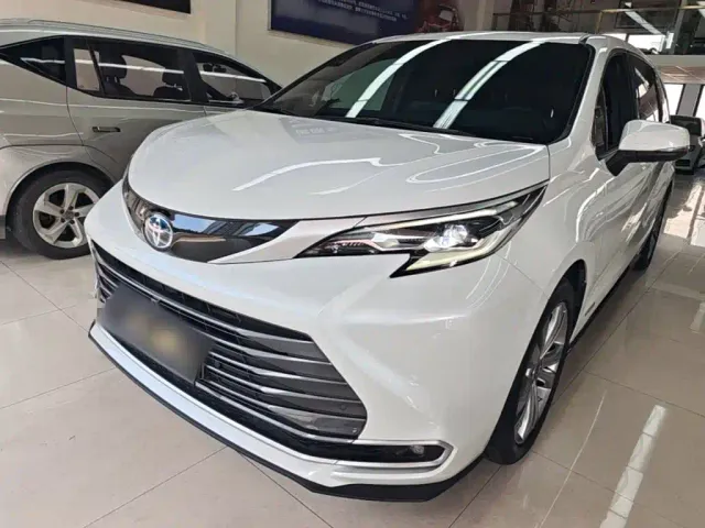 Фотография автомобиля — Toyota Sienna