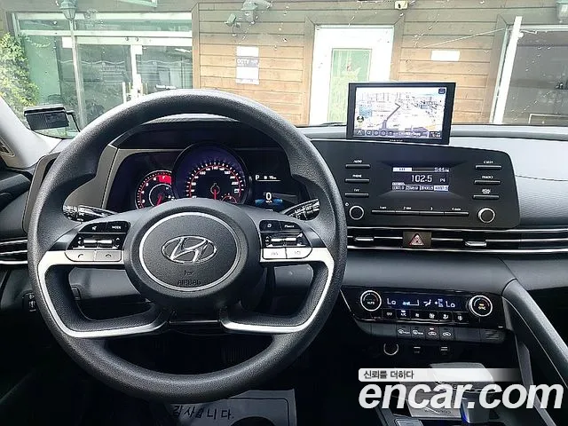 Hyundai Avante CN7 — Фото автомобиля 9