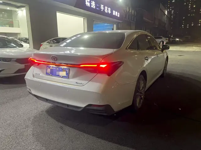Toyota Avalon — Фото автомобиля 6