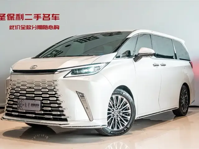 Фотография автомобиля — Lexus LM