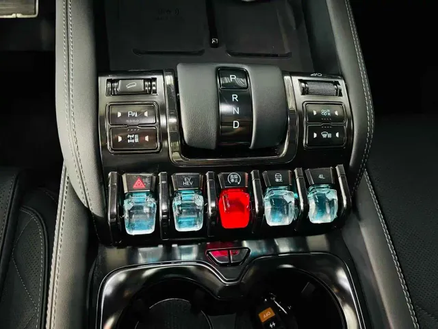 BYD FangChengBao Leopard 5 — Фото автомобиля 16