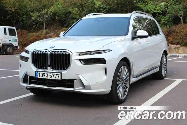 Фотография автомобиля — BMW X7 G07