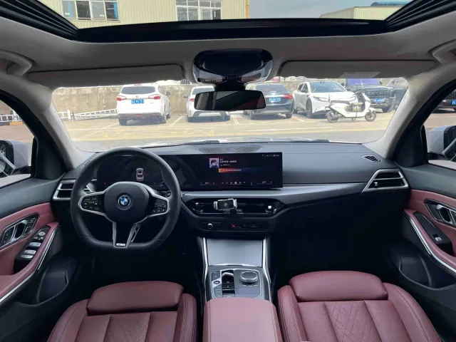 BMW BMW i3 2025 eDrive 35 L — Фото автомобиля 6