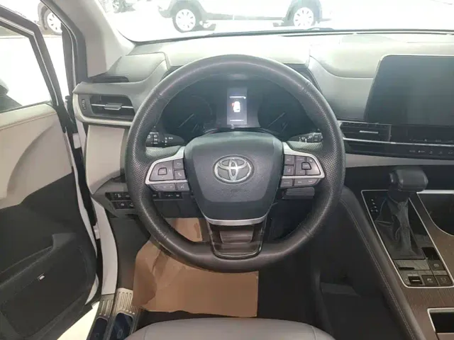 Toyota Granvia — Фото автомобиля 10