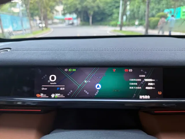 iCAR V27 — Фото автомобиля 13