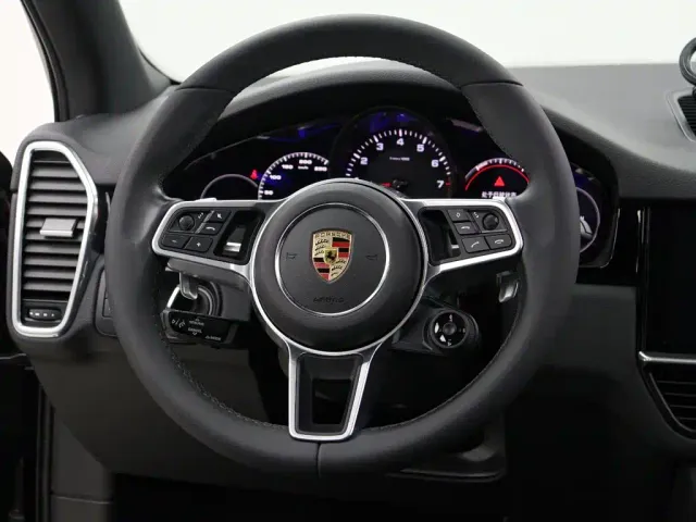 Porsche Cayenne — Фото автомобиля 16