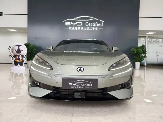Denza Z9GT — Фото автомобиля 2