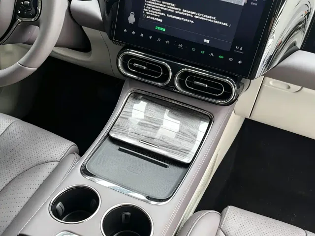 Leapmotor C11 — Фото автомобиля 13
