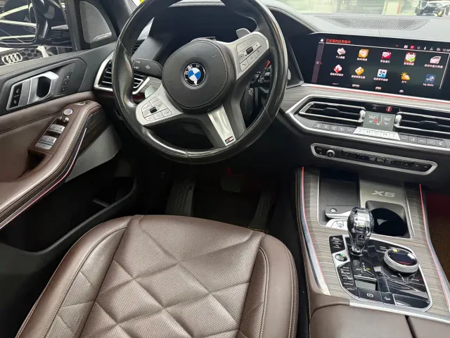 BMW X5 — Фото автомобиля 15