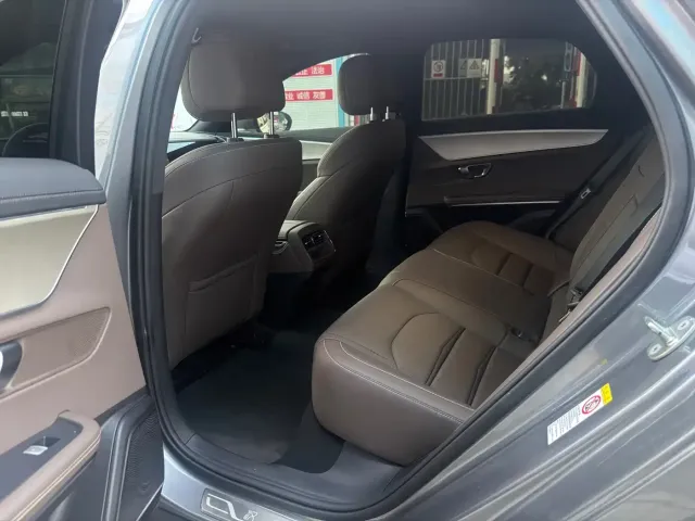 BYD Han — Фото автомобиля 5