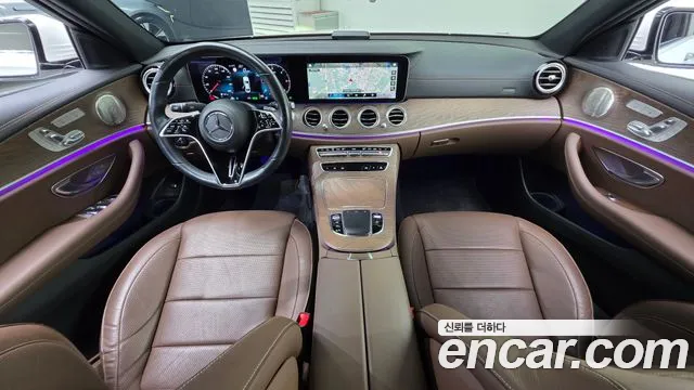 Mercedes-Benz E-Class — Фото автомобиля 5