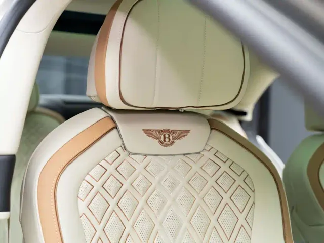 Bentley Flying Spur — Фото автомобиля 15