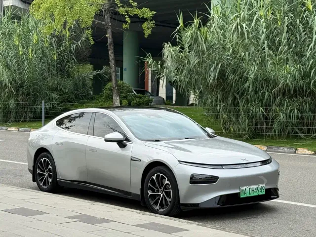 Xpeng P7 — Фото автомобиля 3