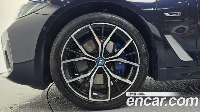 BMW 5 Series — Фото автомобиля 5