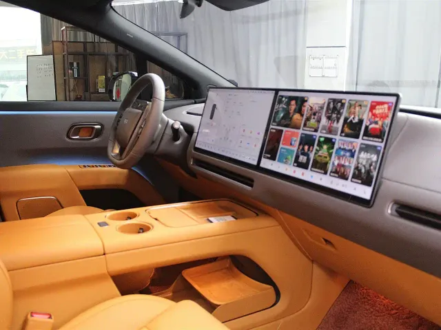 Li Auto i8 — Фото автомобиля 16
