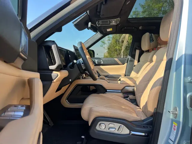 BYD FangChengBao Leopard 8 — Фото автомобиля 4