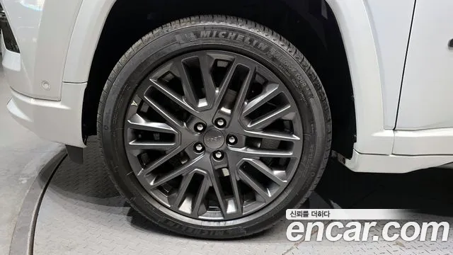 Jeep Compass — Фото автомобиля 5