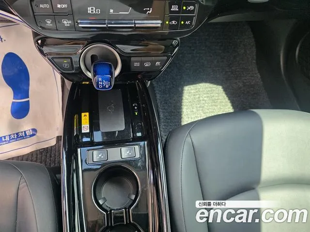 Toyota Prius — Фото автомобиля 10