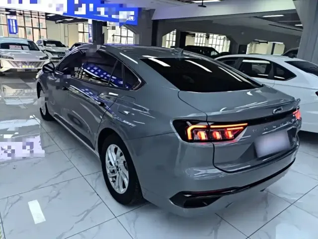 Ford Mondeo — Фото автомобиля 4