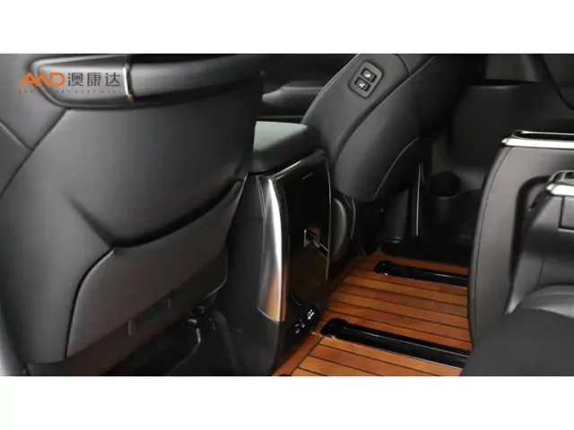 Toyota Vellfire — Фото автомобиля 10