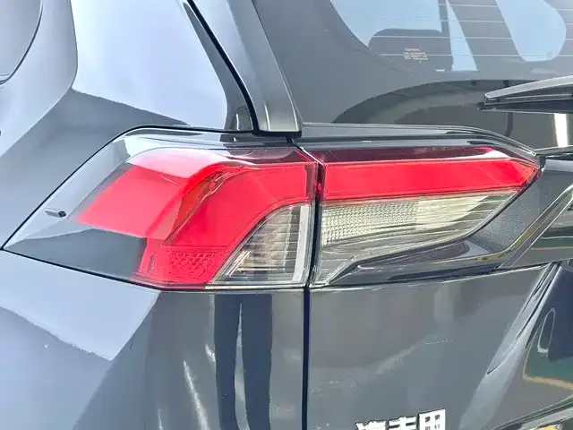 Toyota RAV4 — Фото автомобиля 16