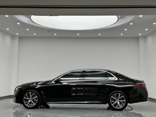 Mercedes-Benz E-Class — Фото автомобиля 5