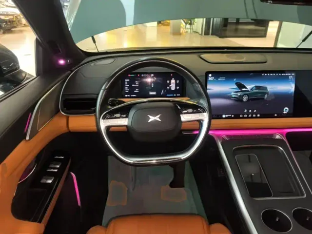 Xpeng G9 — Фото автомобиля 10