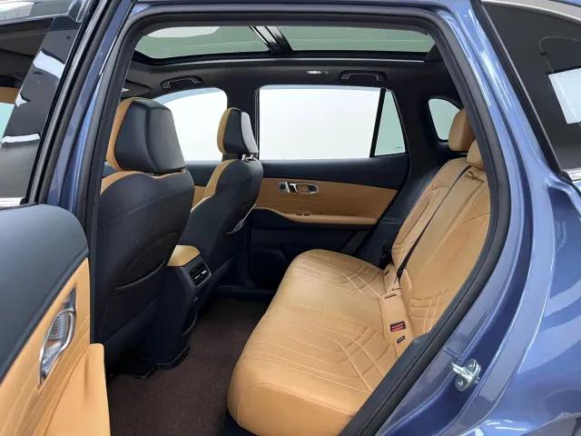 Geely Galaxy Starship 7 EM-i — Фото автомобиля 16