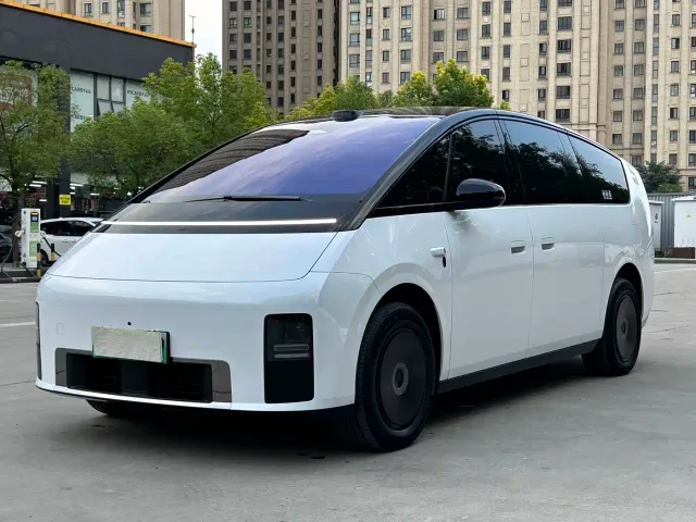 Фотография автомобиля — Li Auto MEGA