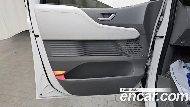 Hyundai Staria — Фото автомобиля 13