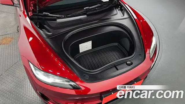 Tesla Model 3 — Фото автомобиля 9