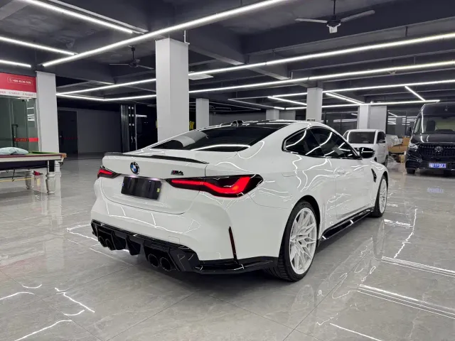 BMW M4 — Фото автомобиля 3