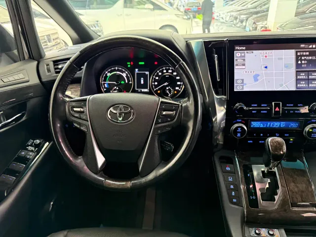 Toyota Alphard — Фото автомобиля 18