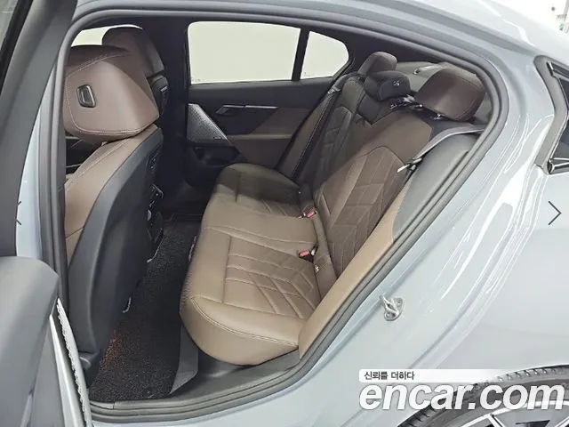 BMW 5 Series G60 — Фото автомобиля 12