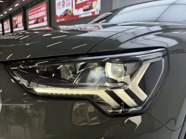 Audi Q3 — Фото автомобиля 14