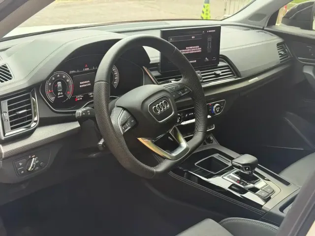Audi Audi Q5L 2022 45T Luxury Dynamic — Фото автомобиля 14