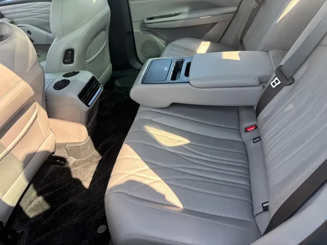 Geely Galaxy Xingyao 8 — Фото автомобиля 6